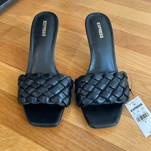 Black weaved Express Women Sandals with Tags size 8